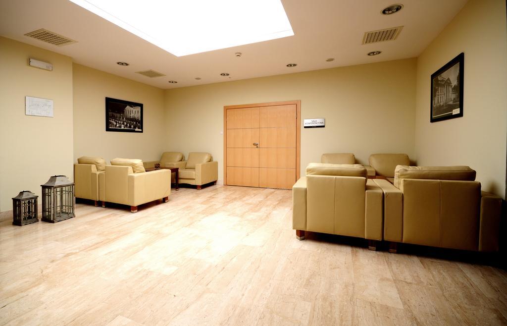 Rezydencja Belweder Klonowa Bed & Breakfast 3*