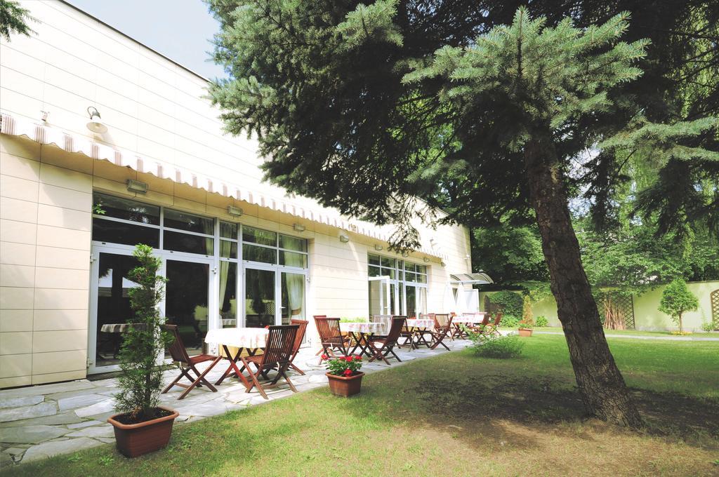Rezydencja Belweder Klonowa Bed & Breakfast 3*